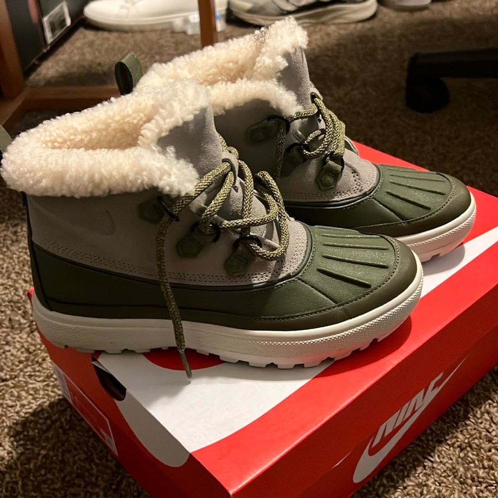 Brand new, never worn Nike boots. Selling because I bought them too small.
